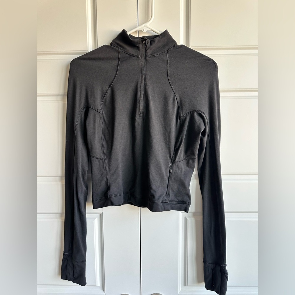 Lululemon size 6 athletic crop top
